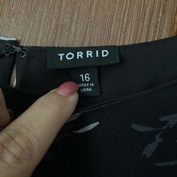 Floral Torrid Dress with Bell Sleeves - Picture 3 of 12